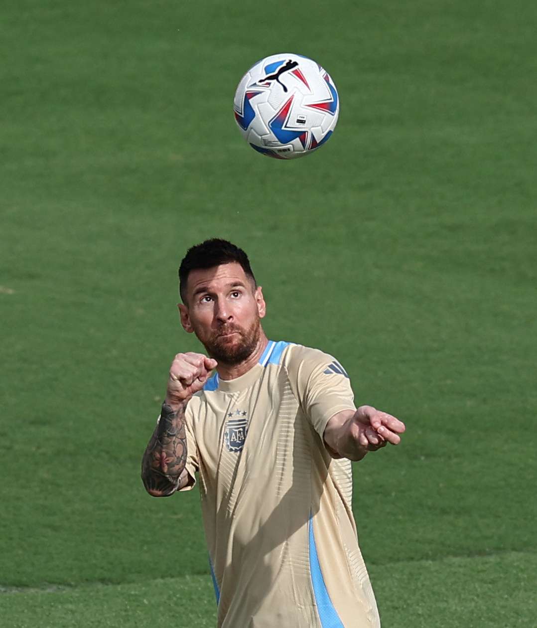 Messi irá desde el inicio ante Ecuador