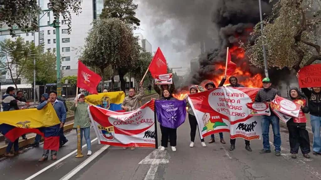 Protestas callejeras en Ecuador contra el aumento de la gasolina