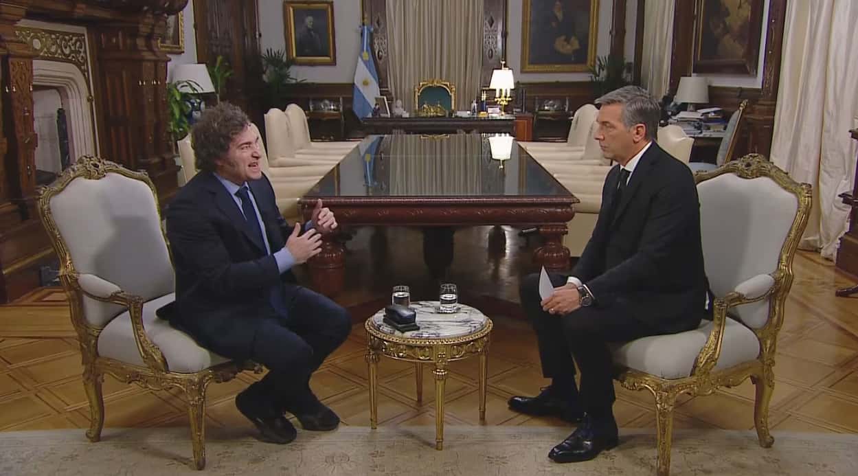 El presidente, Javier Milei, en la entrevista con el periodista Franco Mercuriali por TN. (Imagen de TV - Todos Noticias)