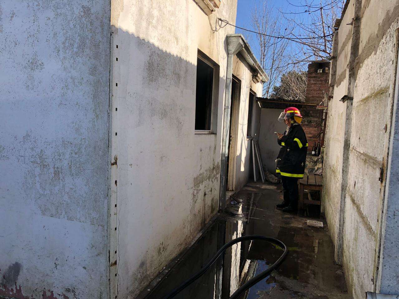 Incendio vivienda en Beltrán 271 - 2