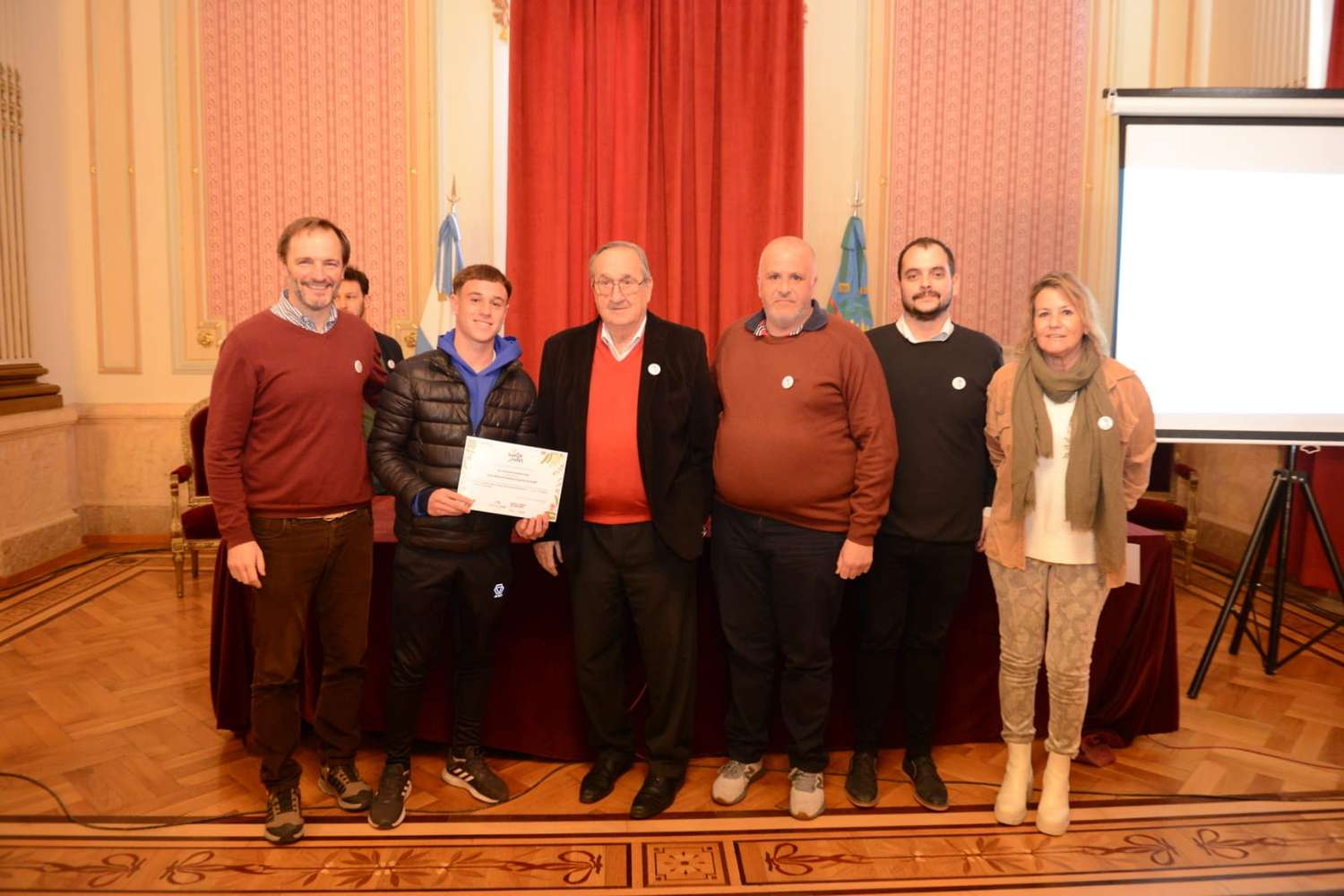 Entregaron certificados a todos los participantes del programa Huella joven