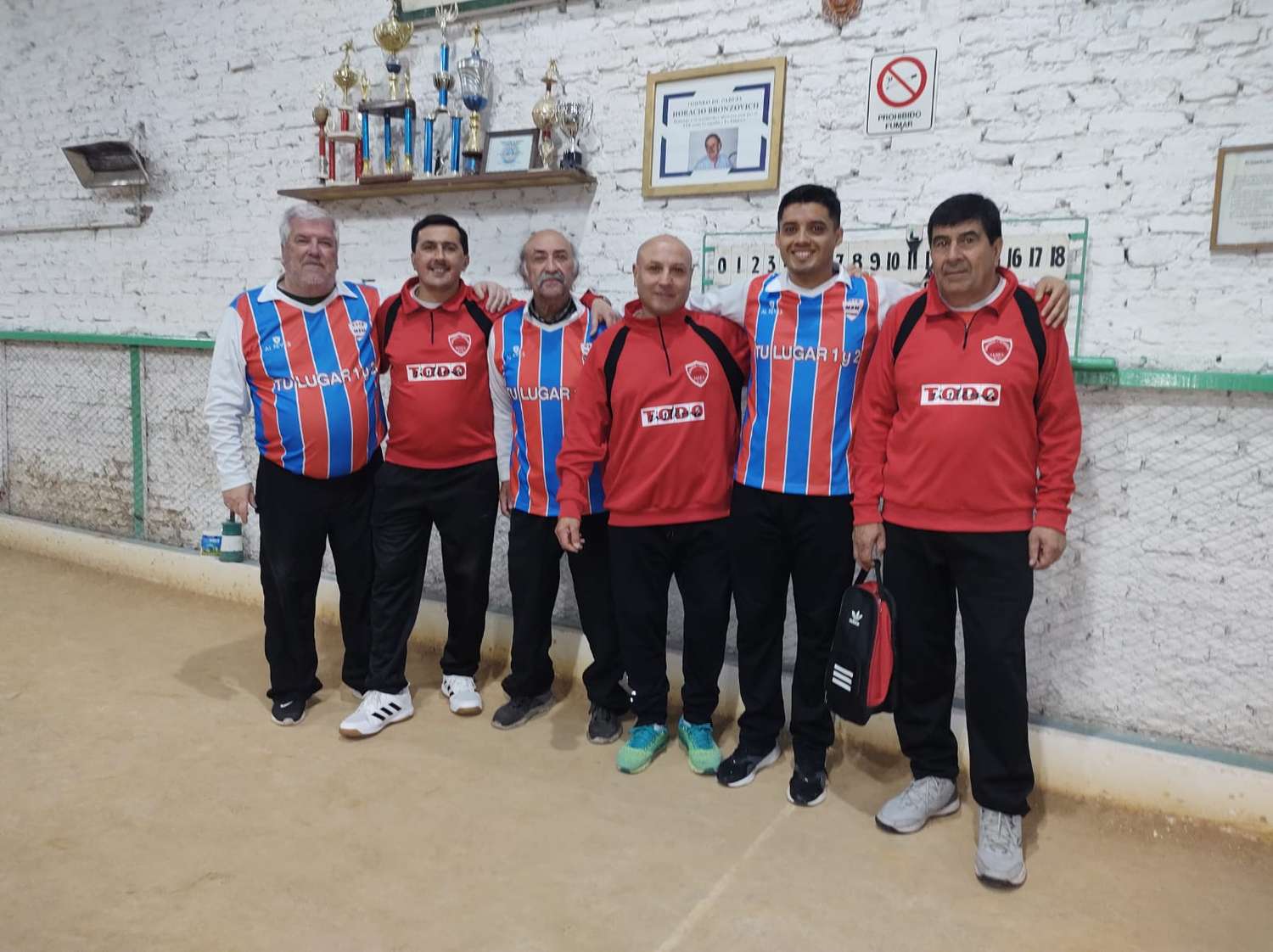 M5M dominó en su torneo por tríos