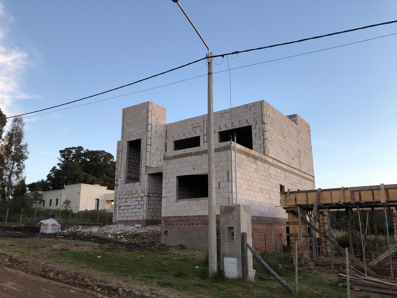 Propietario de la manzana de Don Bosco cruzó a la Asamblea y defendió inversiones en infraestructura