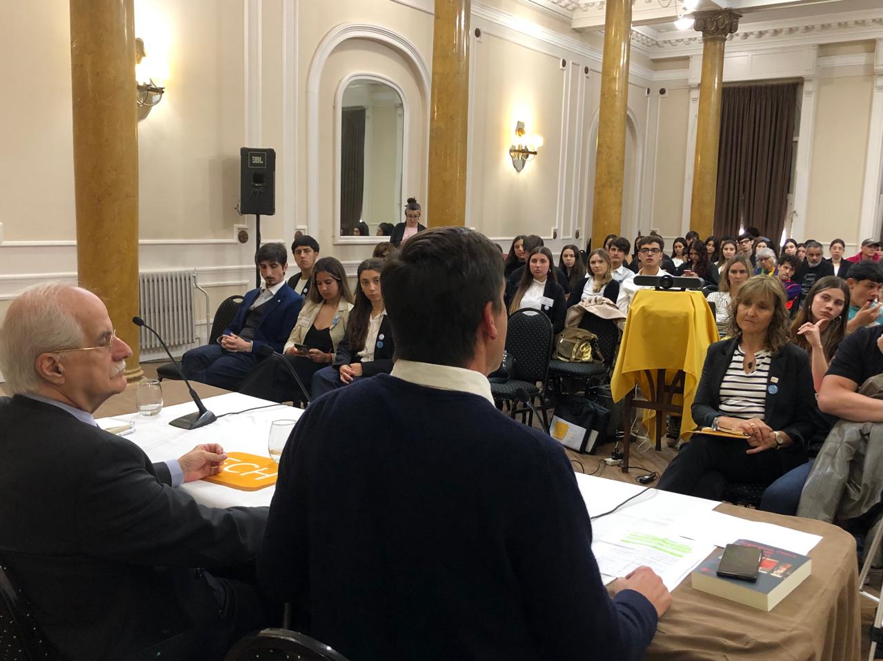 Con importantes figuras políticas: empezó el Congreso de Relaciones Internacionales