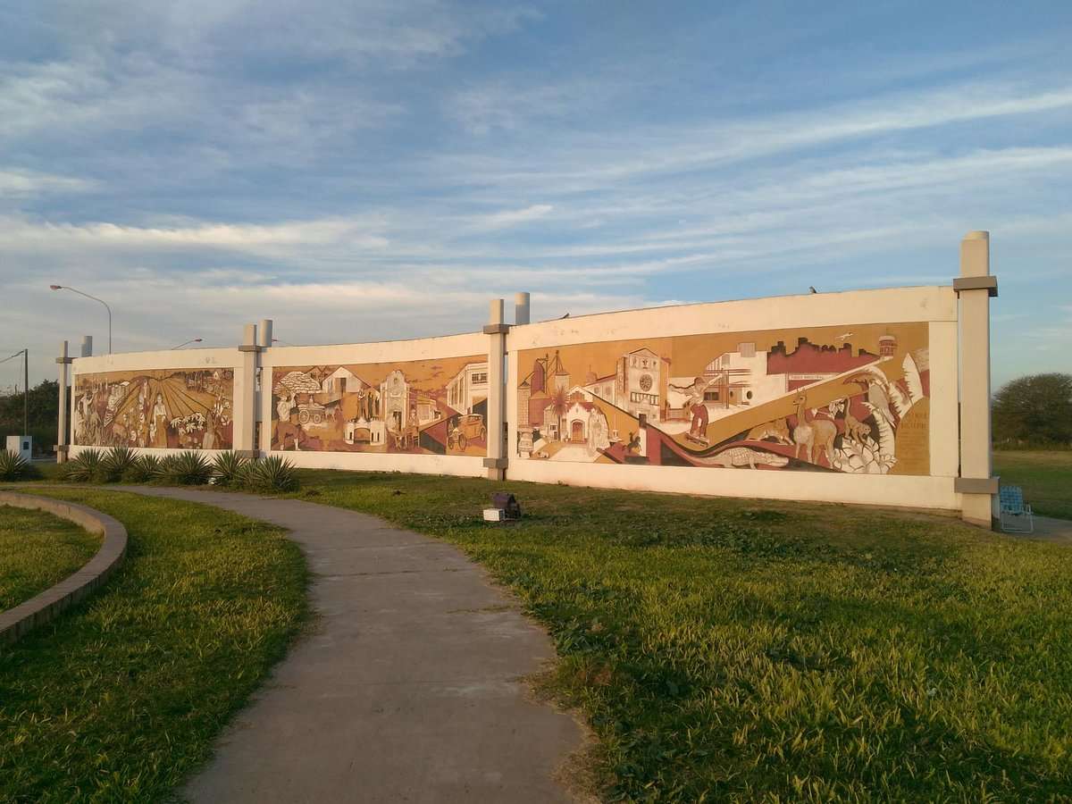 La Niña: El Mural del Centenario