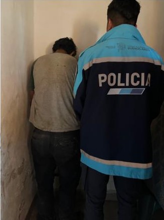 Detuvieron a un hombre que robó dos veces en la misma manzana
