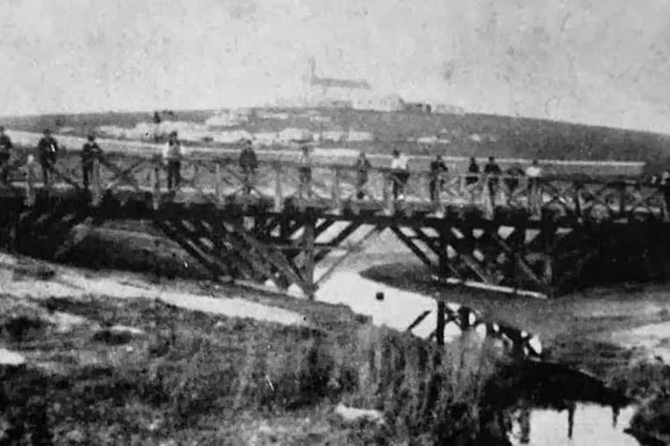 Puente del Azul, la obra de Rodríguez y Del Valle que pagaron los vecinos en 1873