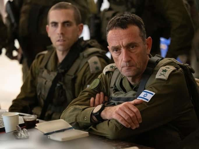 Dimitió el jefe del Ejército israelí por no haber podido impedir el ataque de Hamas