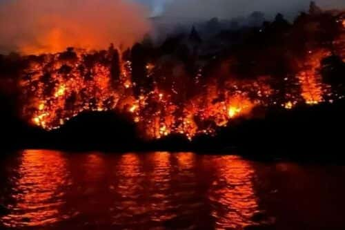 Incendios en Nahuel Huapi: hace casi un mes que existe el fuego en el área