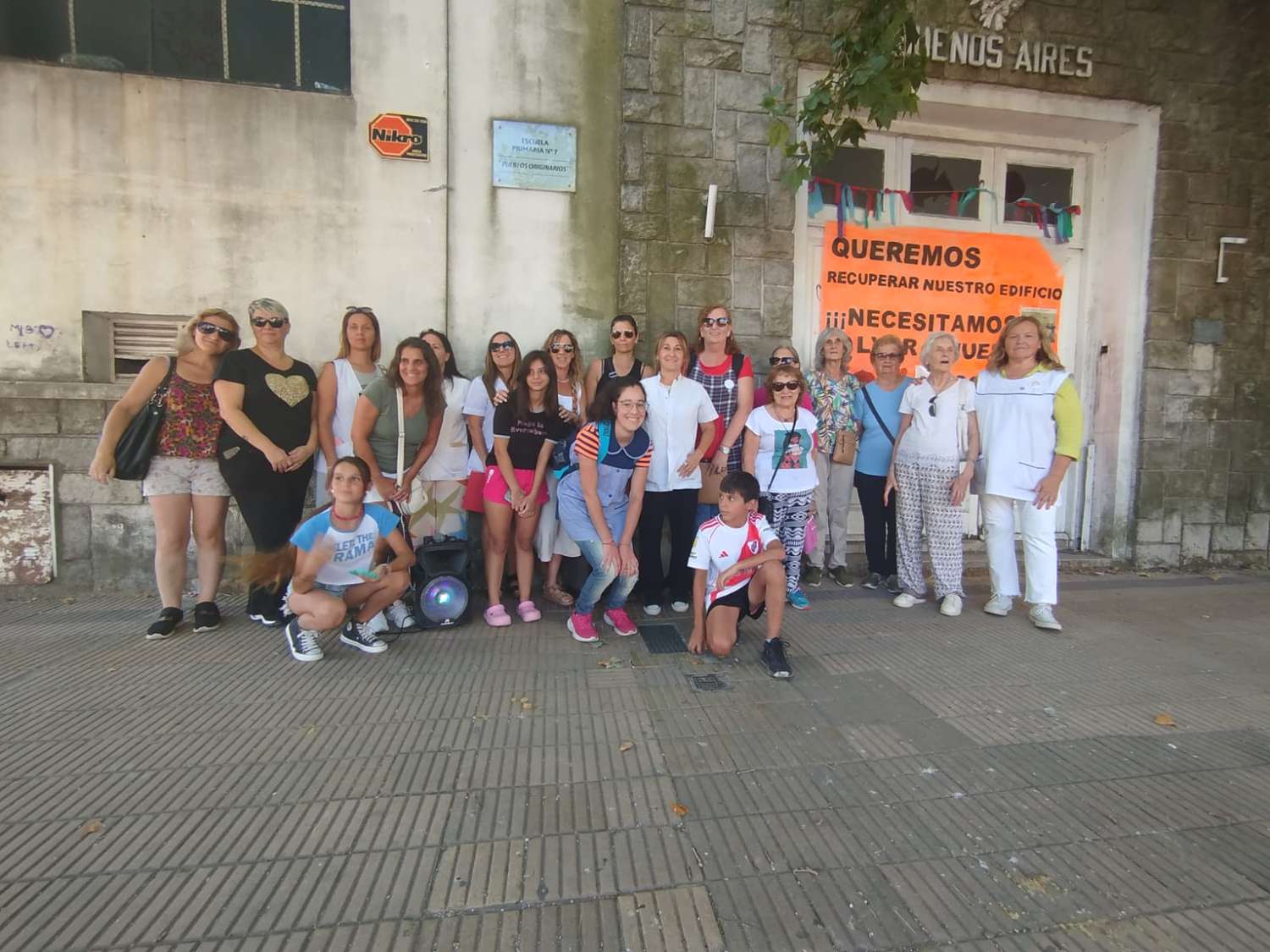 En la Escuela 7 insisten con ser escuchados para evitar el cierre de una institución histórica