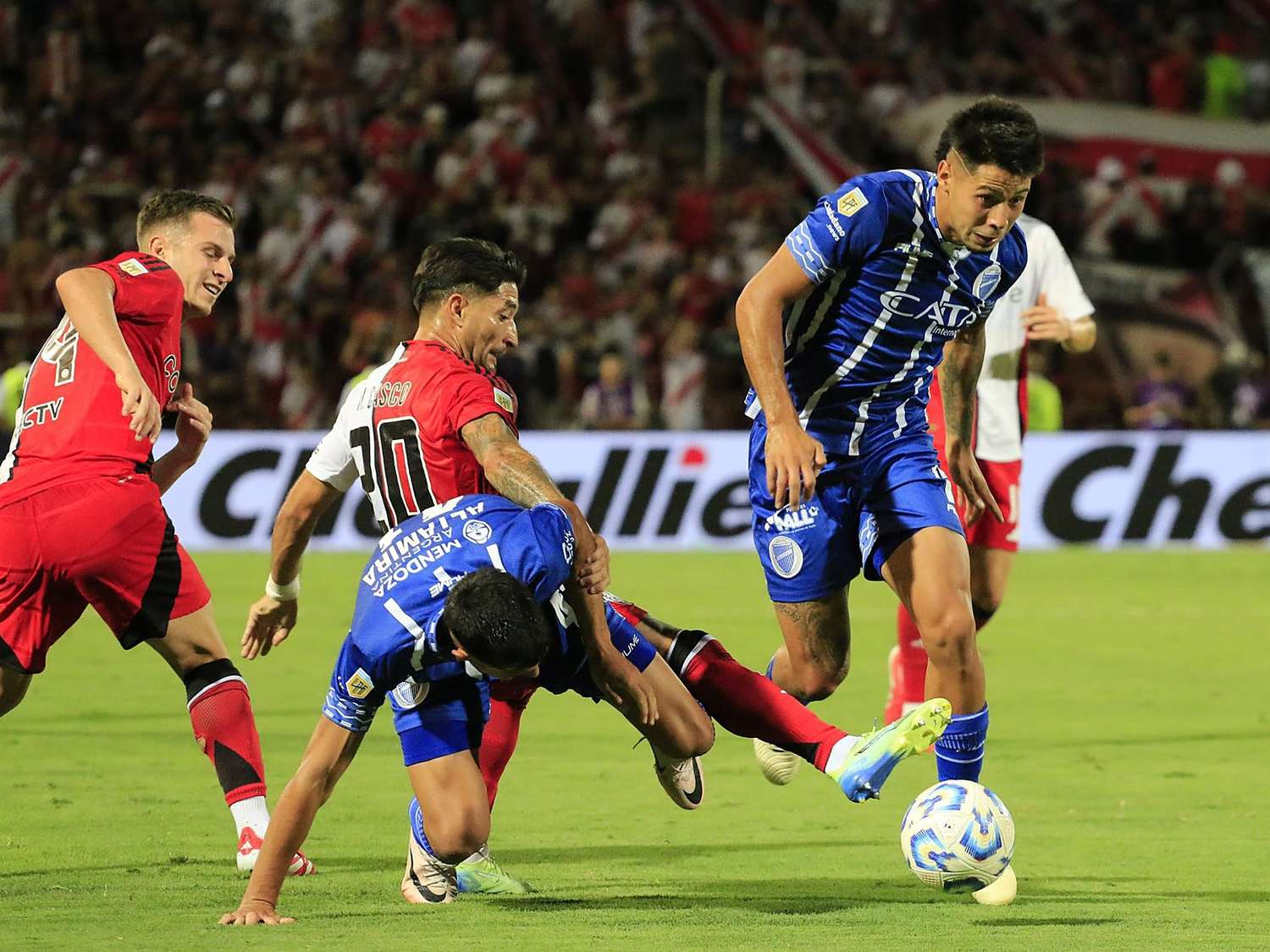 River volvió a quedar en deuda y sólo empató en Mendoza