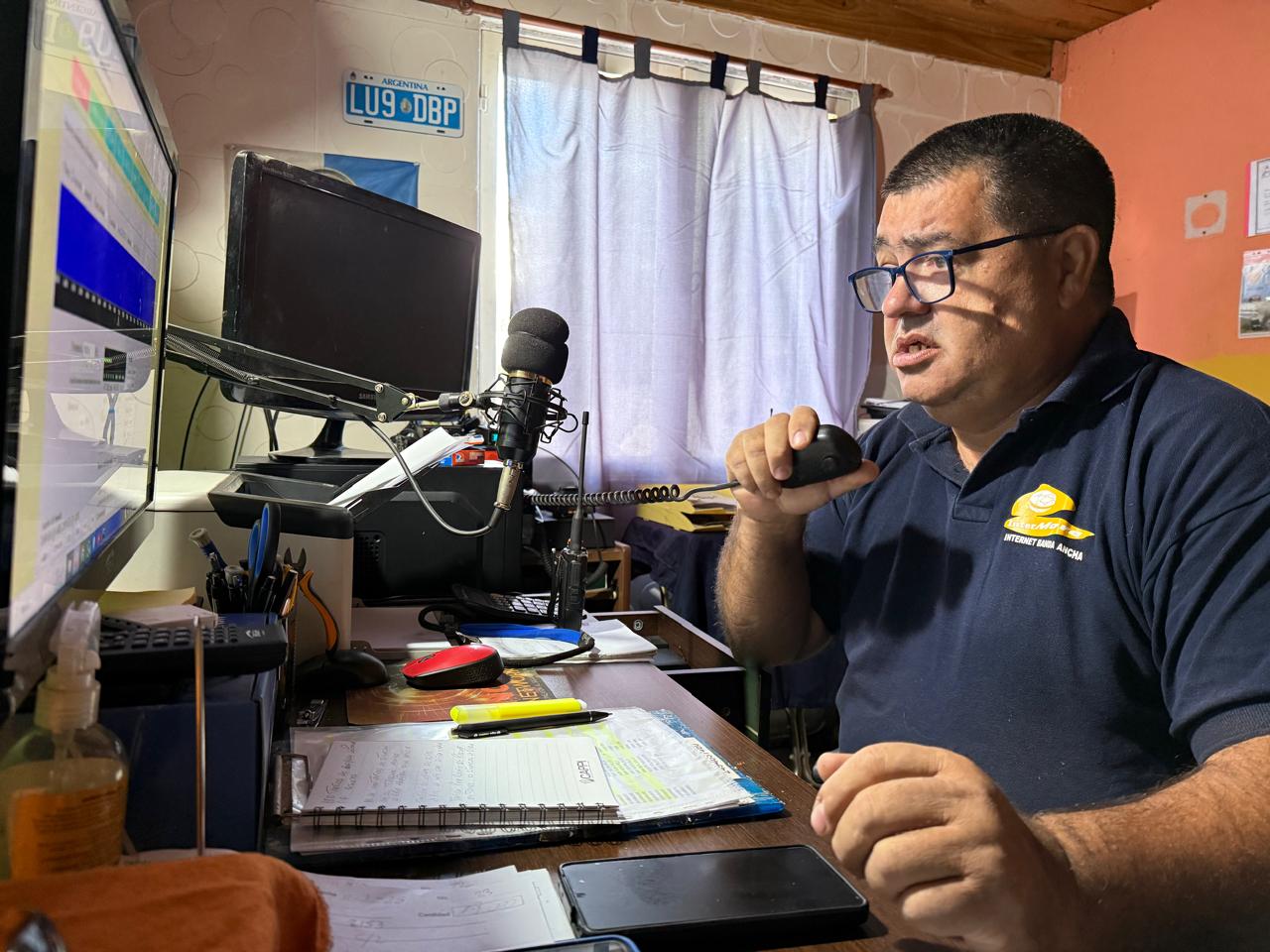 Desde La Movediza, un radioaficionado fue parte de la red de apoyo a una Bahía Blanca aislada