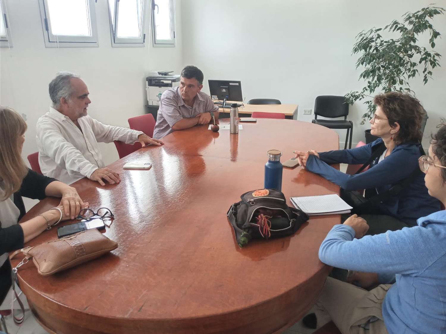 Encuentro en Tandil entre autoridades locales y de la Dirección Provincial de Agricultura