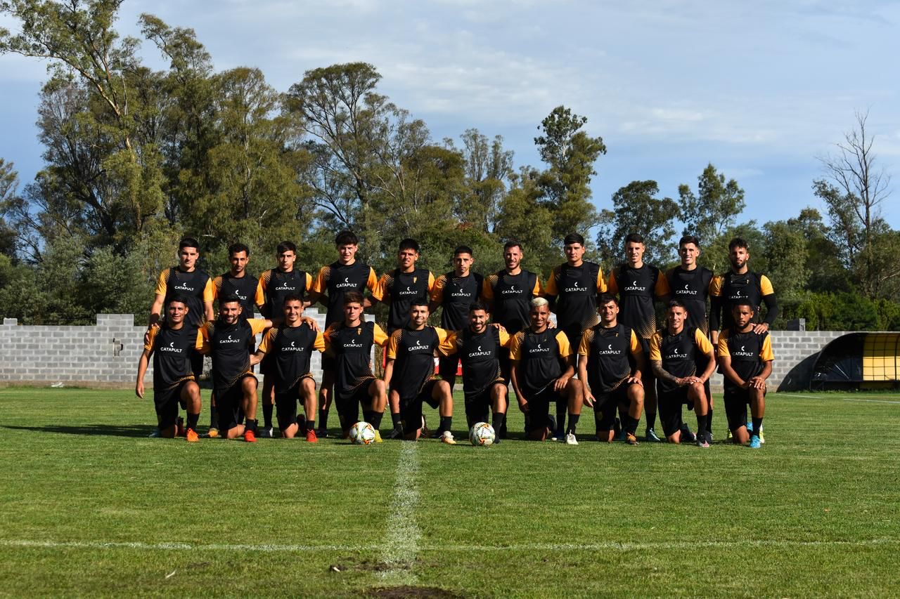 Santamarina-Racing irá en Lanús, en horario vespertino