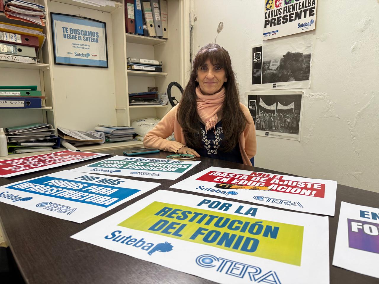 Docentes hacen una jornada de reclamo sin paro de actividades: “Basta de ajuste en educación”