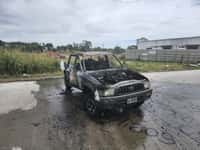 Bomberos de Villa Italia sofocaron un incendio en una camioneta