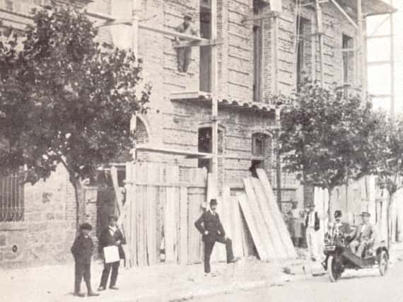 Bajó a dos milicos pero cayó, al fin