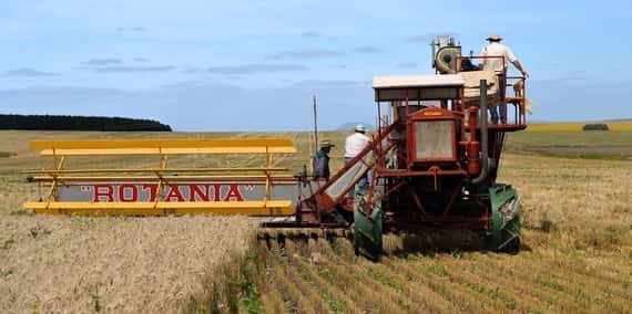 Hace 25 años y en Tandil, la primera cosechadora autopropulsada del mundo volvía a cosechar