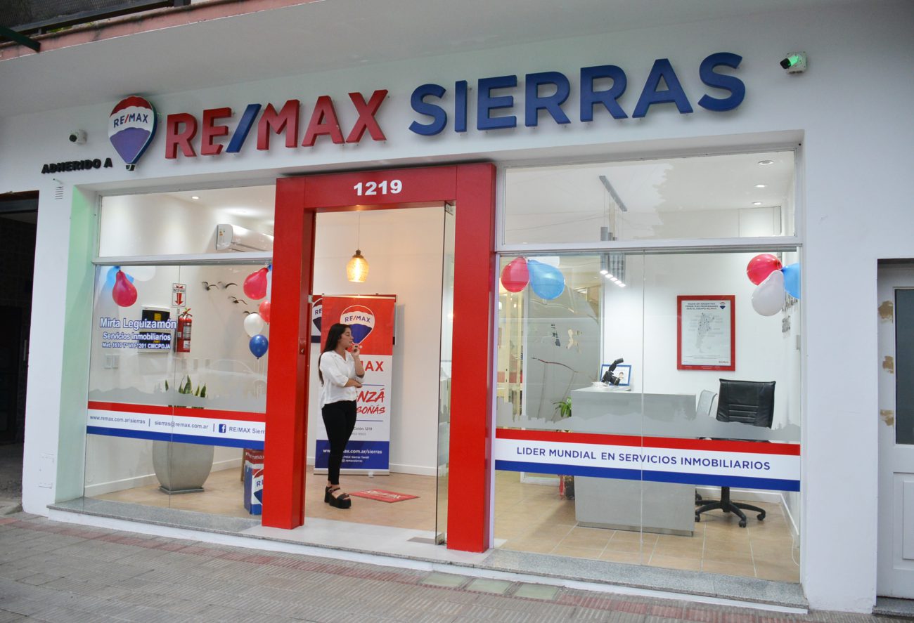 Remax inauguró su nuevo local en Colón 1219 y celebró sus tres años en ...