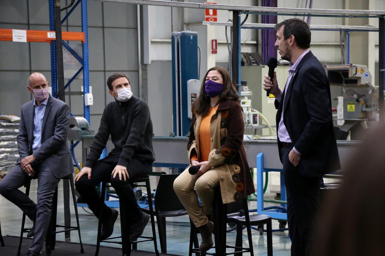 Se presentaron los créditos para la Recuperación Productiva, con perspectiva de género