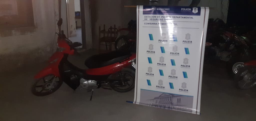 Personal policial recuperó una moto que tenía pedido de secuestro activo
