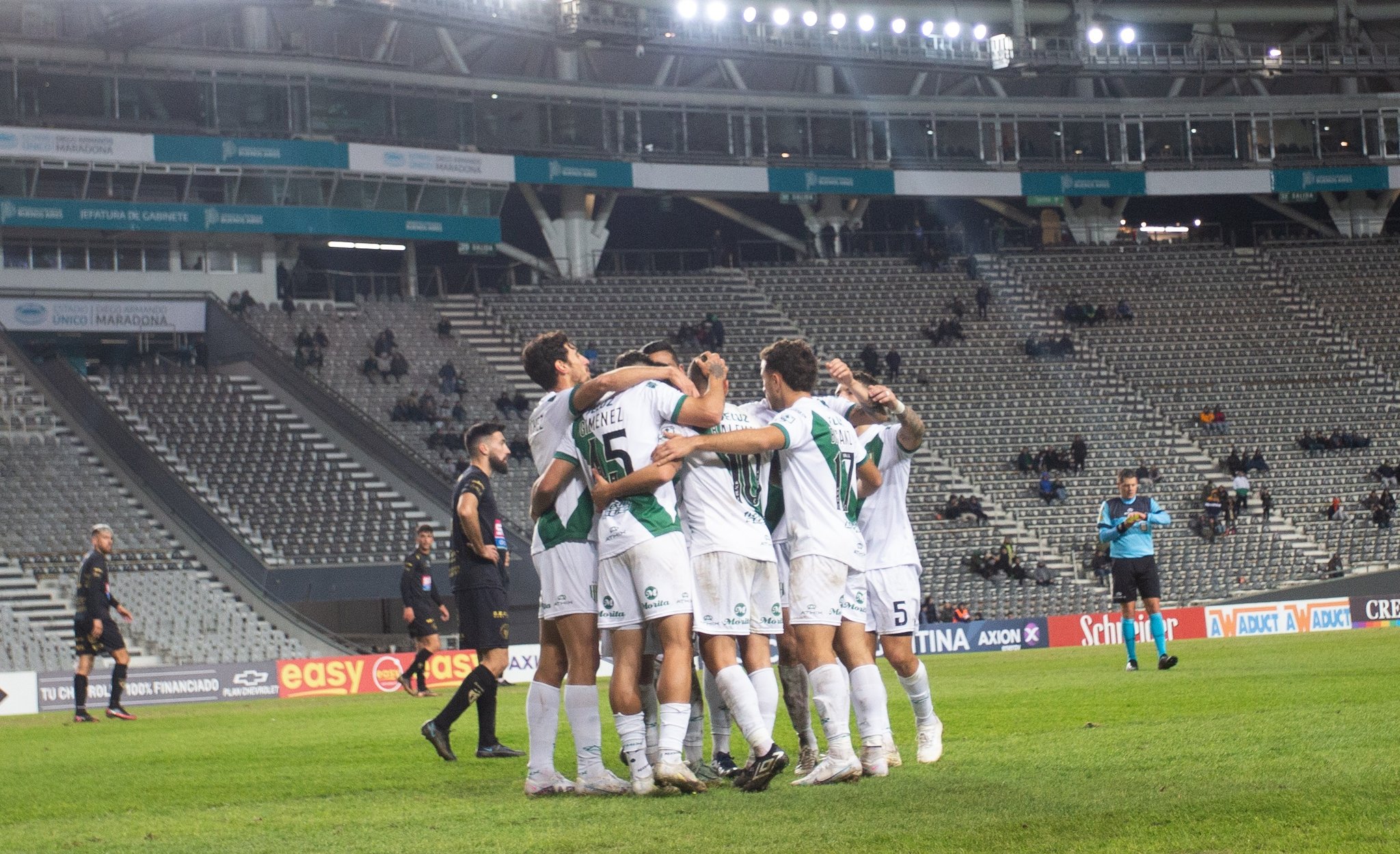 Banfield derrotó a Argentino de Merlo y avanzó a los 16avos