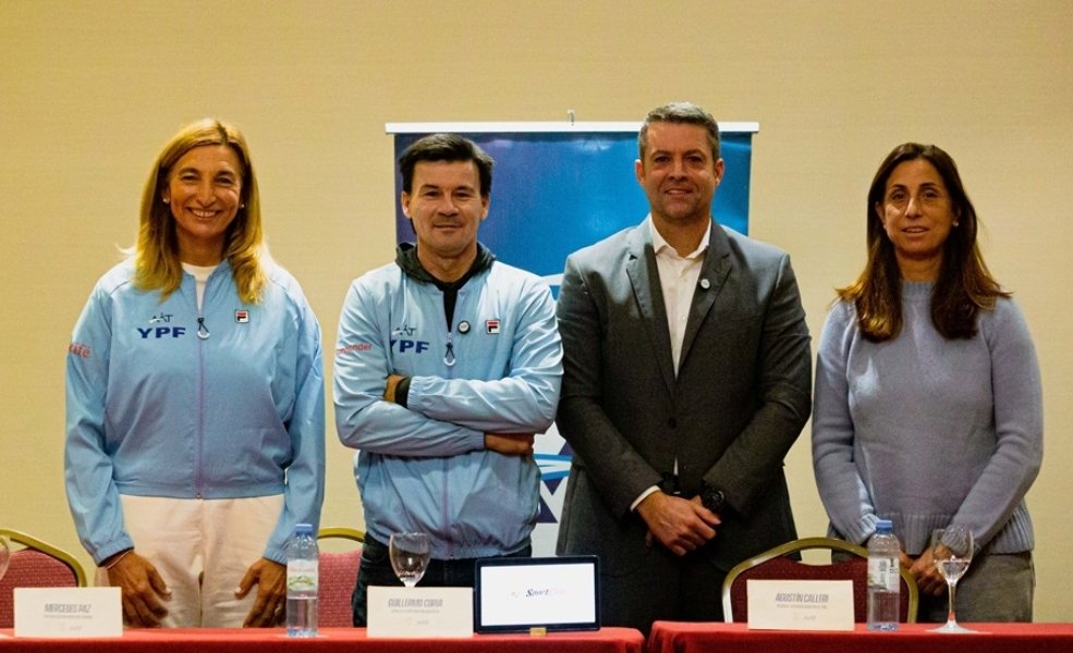 Mercedes Paz, Guillermo Coria, Agustín Calleri y Florencia Labat, los encargados de anunciar los equipos.