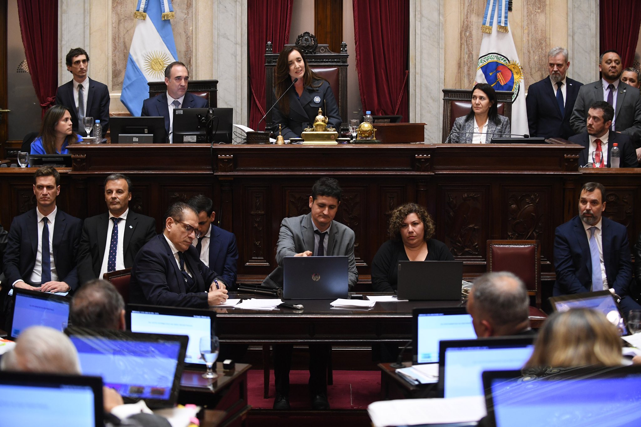 La vicepresidenta, Victoria Villarruel, desempató la votación en el Senado