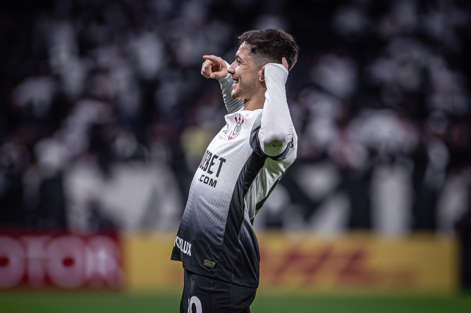 Garro, con la camiseta de Corinthians.