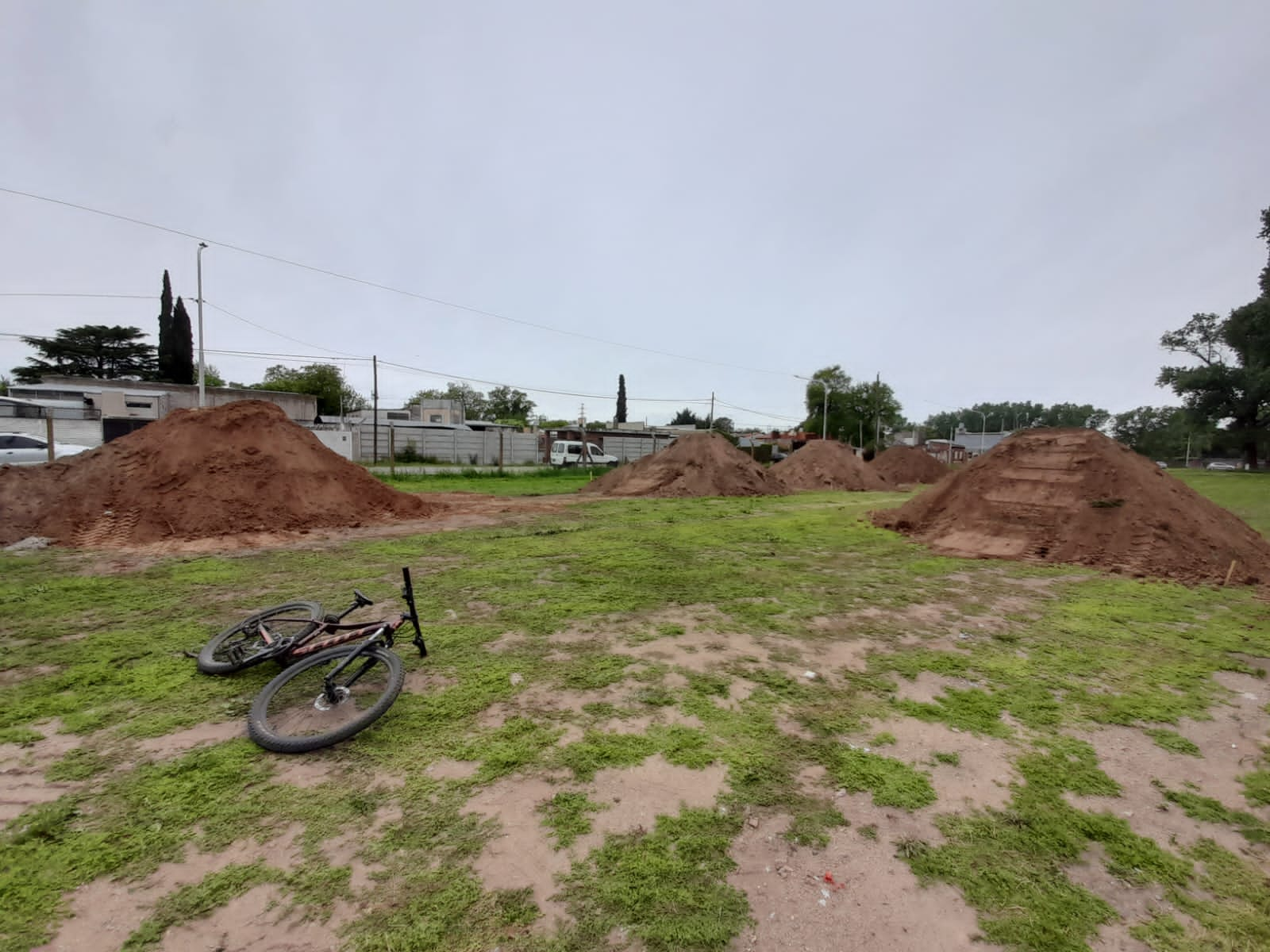 Así luce hoy la pista de BMX en el Parque Norte.