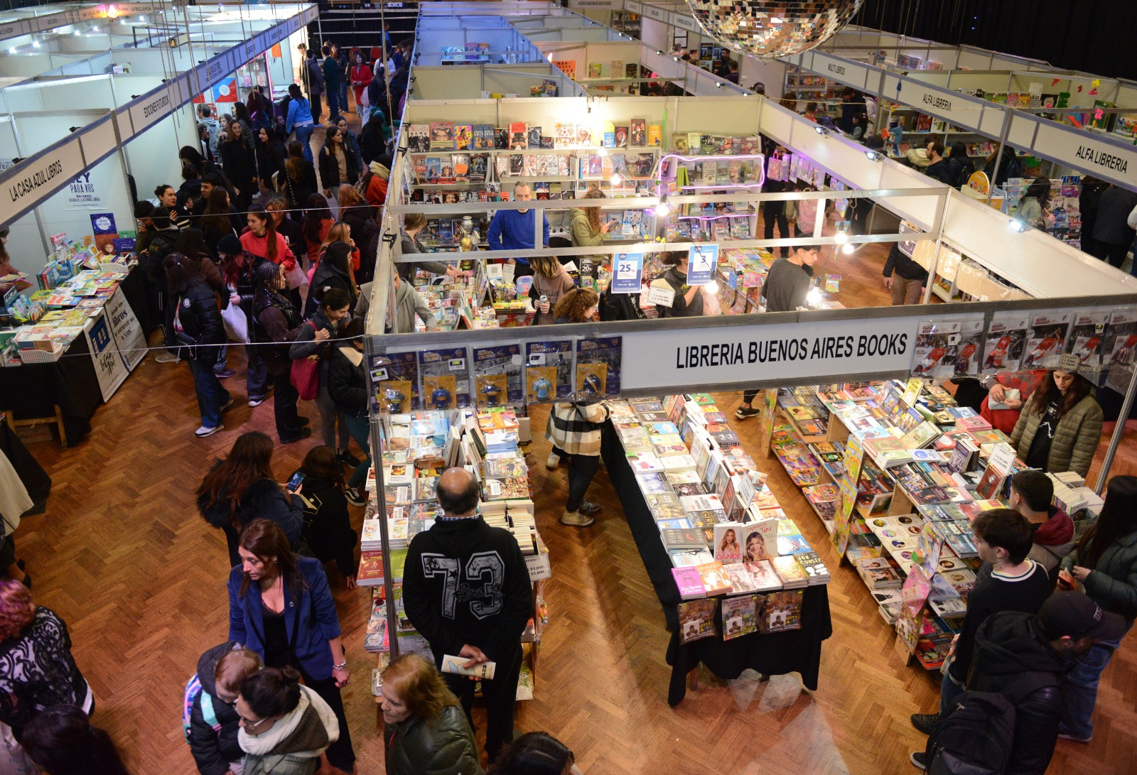 La Feria del Libro tendrá hoy una extensa agenda.