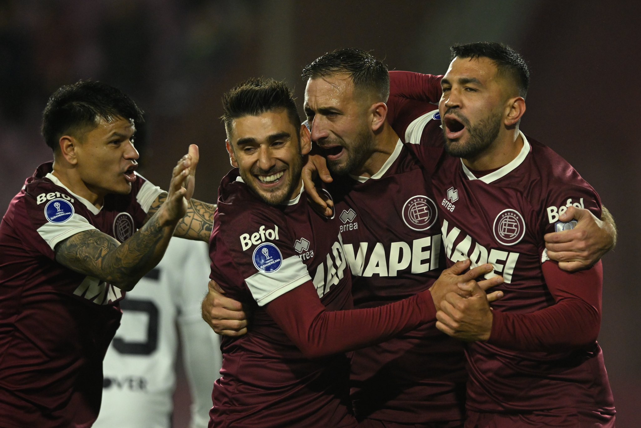 Lanús fue superior y logró la clasificación