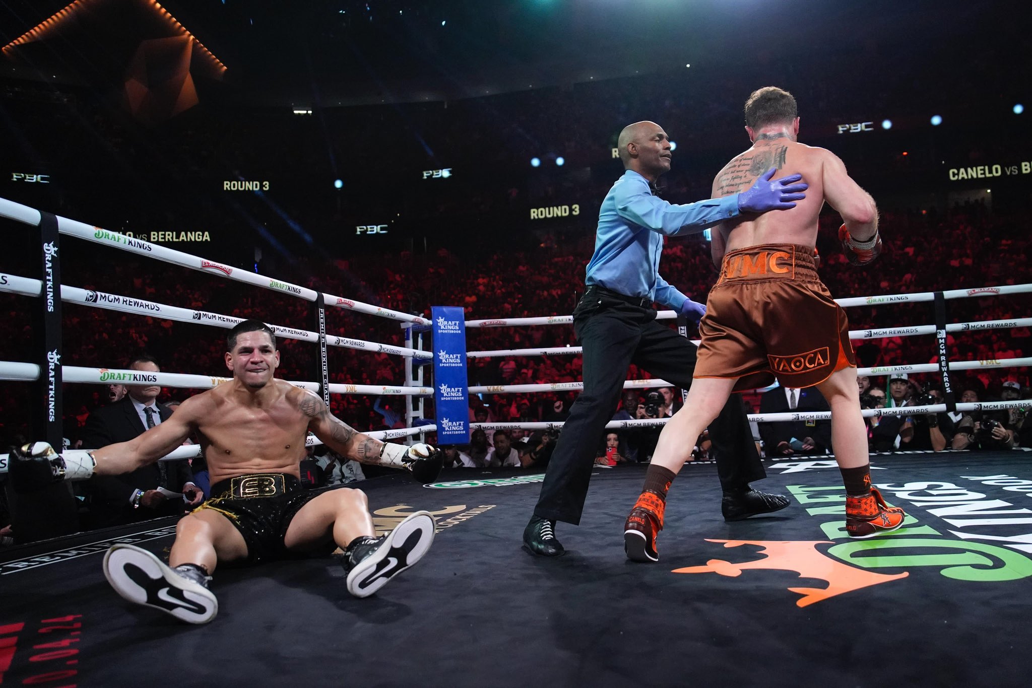 Alvarez derribó a Berlanga en el tercer round.