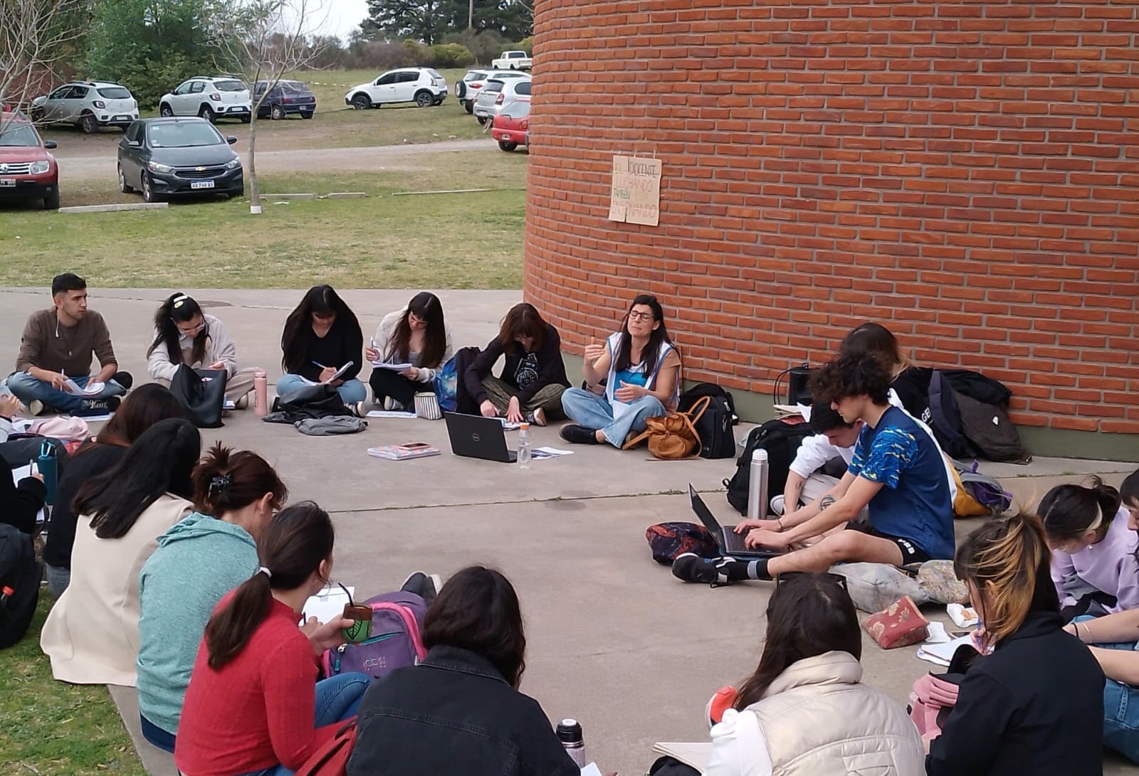 Esta semana hay clases públicas en la Plaza Independencia y en el Campus de la Unicen.