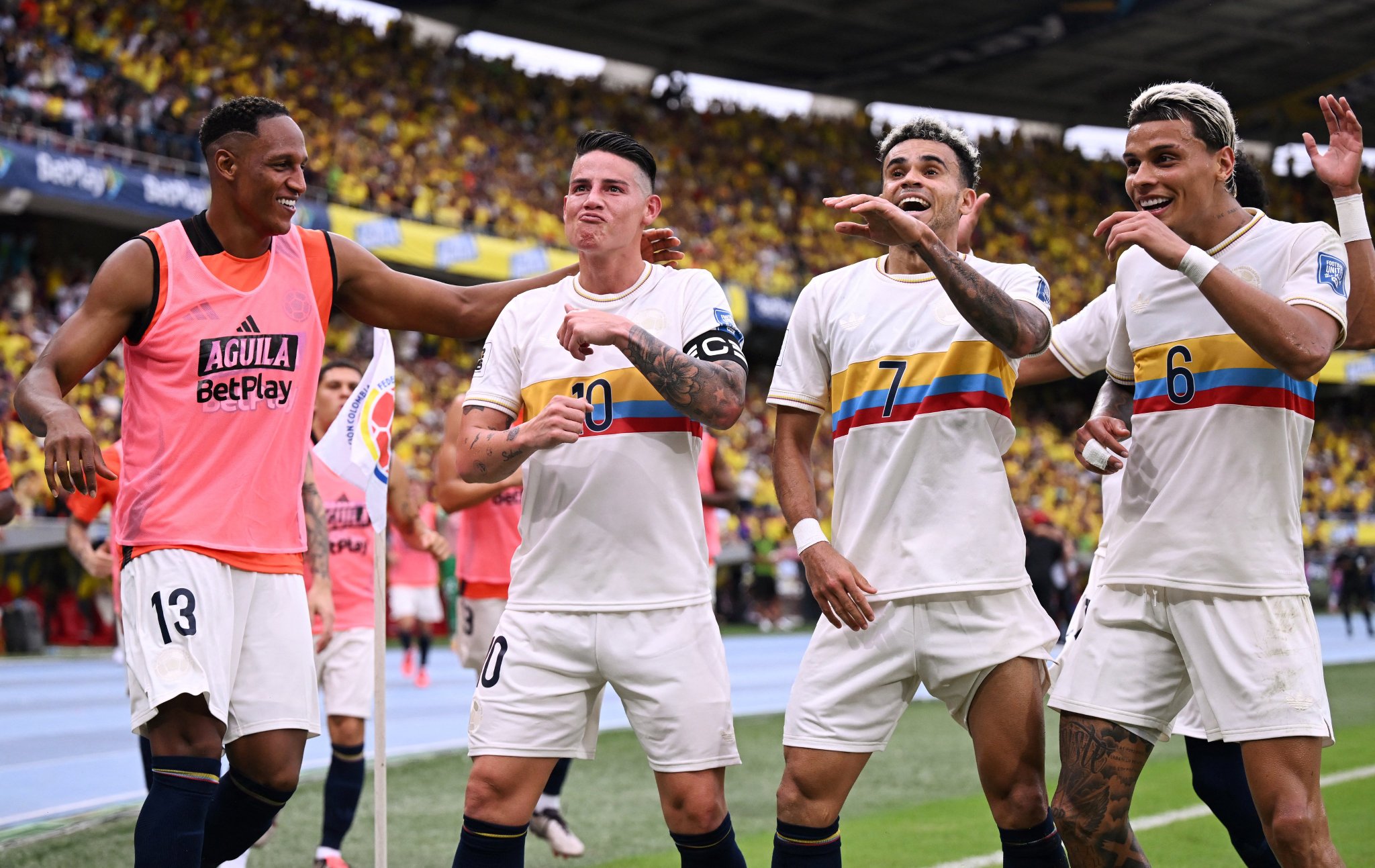 El festejo de los colombianos, que siguen segundos en las posiciones.