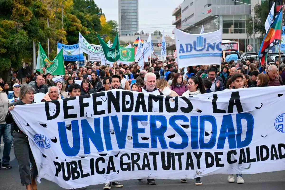 Universidades públicas realizarán una semana de paro total por falta de ...