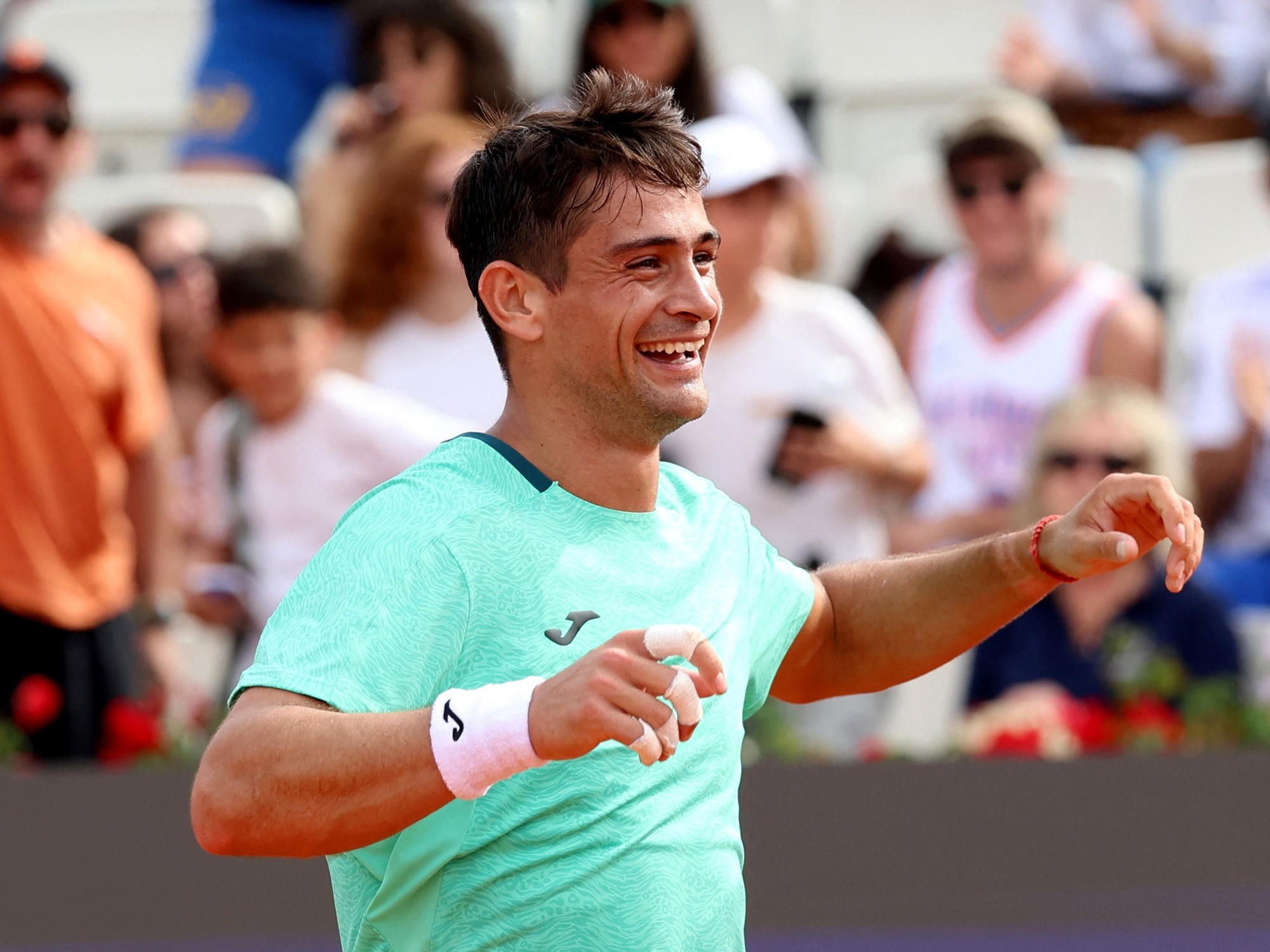Mariano Navone dio el golpe ante Casper Ruud y se clasificó a la final