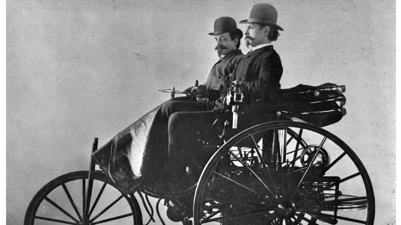 Primer automóvil patentado